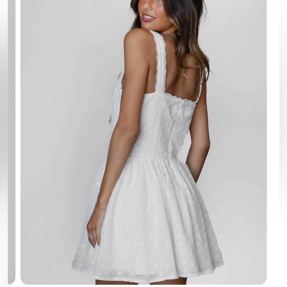 Eyelet mini dress - Picture 3 of 3